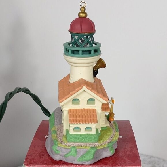 Vintage Hallmark FlashingLight Lighthouse Ornament - Picture 5 of 8